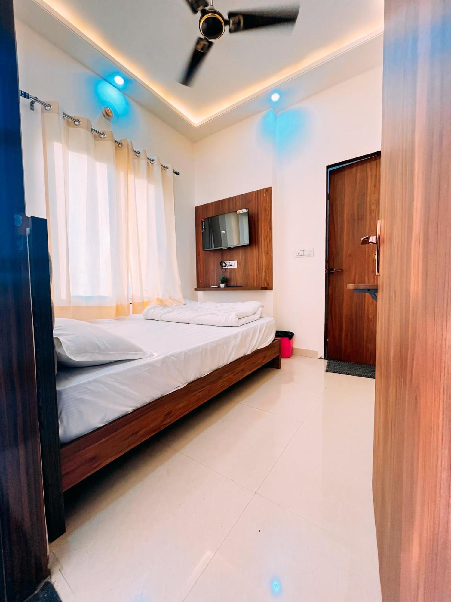 Hotel Pooja Джапур Экстерьер фото
